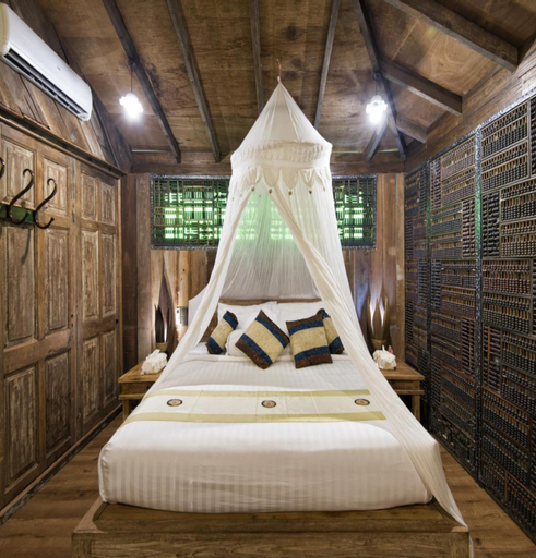 Bedroom 12