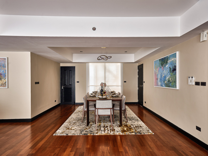 Dining Room 7