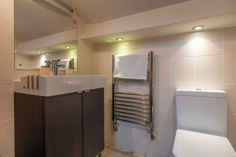 Bathroom 3, The Coach House Retreat in Warwickshire, Warwickshire