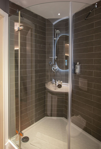 Bathroom 5, ibis Malaga Centro Ciudad, Málaga