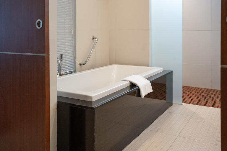 Bathroom 24