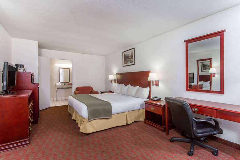 Bedroom 3, Baymont by Wyndham Manning, Clarendon