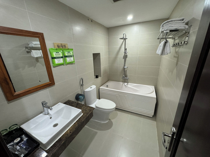 Bathroom 5, New Century Hotel Cau Giay, Cầu Giấy