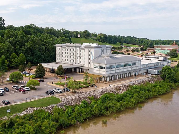Exterior & Views 2, Riverwalk Casino Hotel, Warren