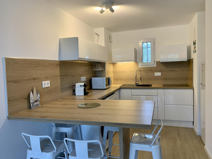 Others 5, LA BADINE Appartement 5 personnes avec balneo et clim, Var