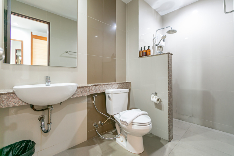 Bathroom 15