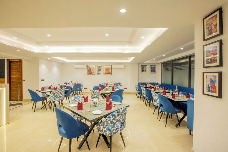 Food & Drinks 3, Hotel Triton Grand, Delhi