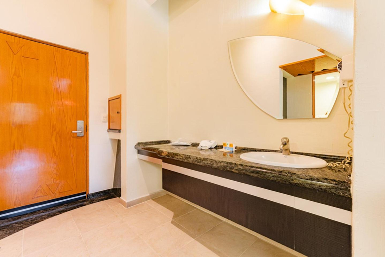 Bathroom 3, Hotel Pasadena CDMX, Mexico City