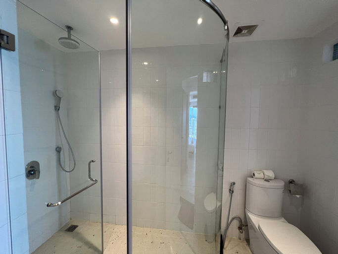Bathroom 9