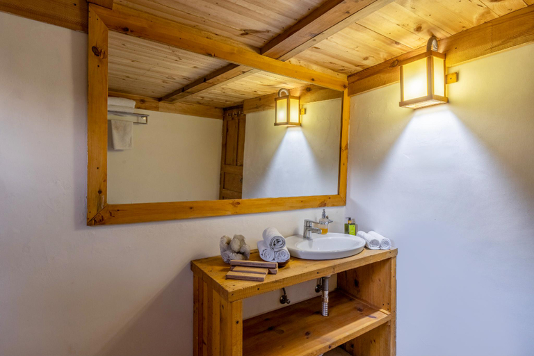Bathroom 3, ELIVAAS Signature 1 BHK Premium Cottage with Sauna - Everly, Shimla