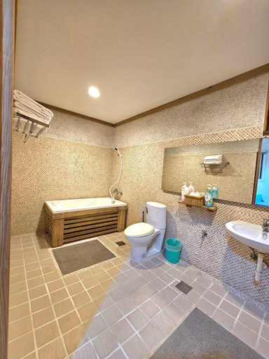 Bathroom 3, Fun Release, Nantou