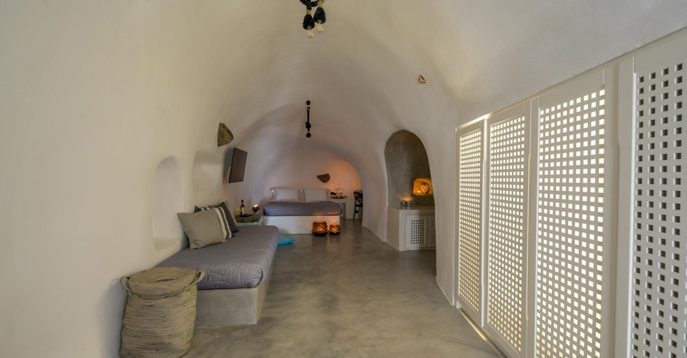 2, MyBozer Cave Villa, South Aegean