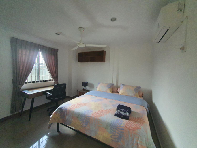 Bedroom 18