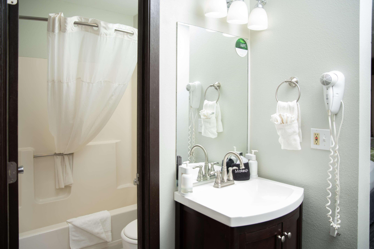 Bathroom 23