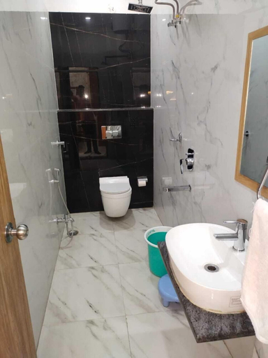 Bathroom 4, Hotel RS Inn, Varanasi
