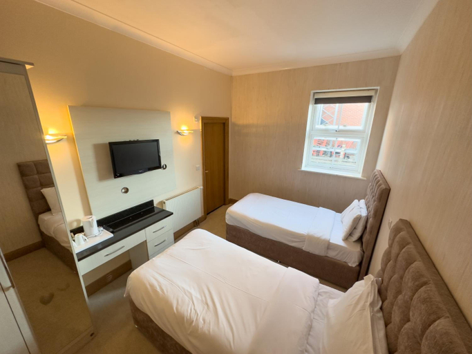 Bedroom 3, Baylis House Hotel, Slough