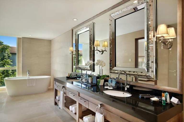 Bathroom 12