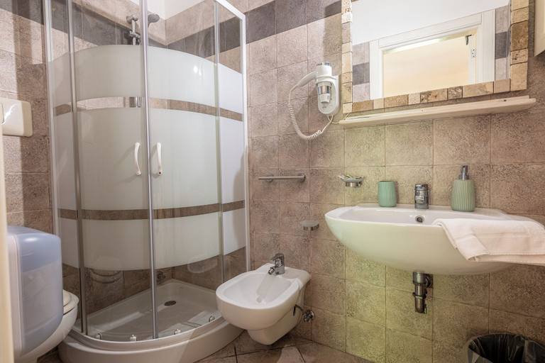 Bathroom 4, BIO AGRITURISMO SALOS, Lecce