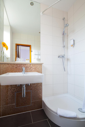 Bathroom, Hotel Elba am Kurfürstendamm, Berlin