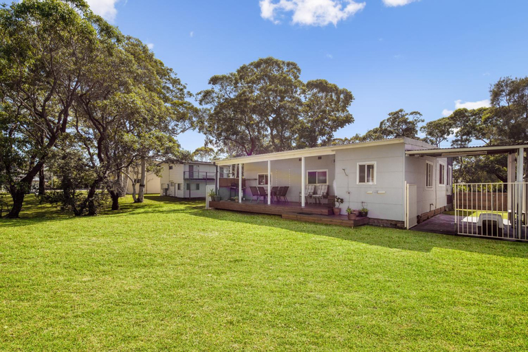 Abode Callala Beach Jervis Bay - 100m to Beach!, Shoalhaven - Pt B