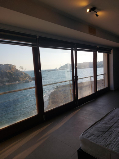 Others 3, BEDWAVE Seaside Mansion, Attica