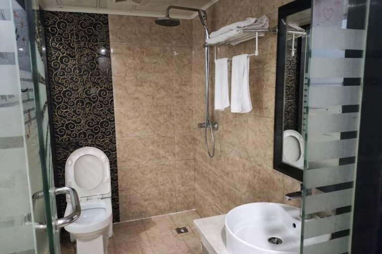 Bathroom 4, Jiuyuejiu Business Hotel, Jiaxing