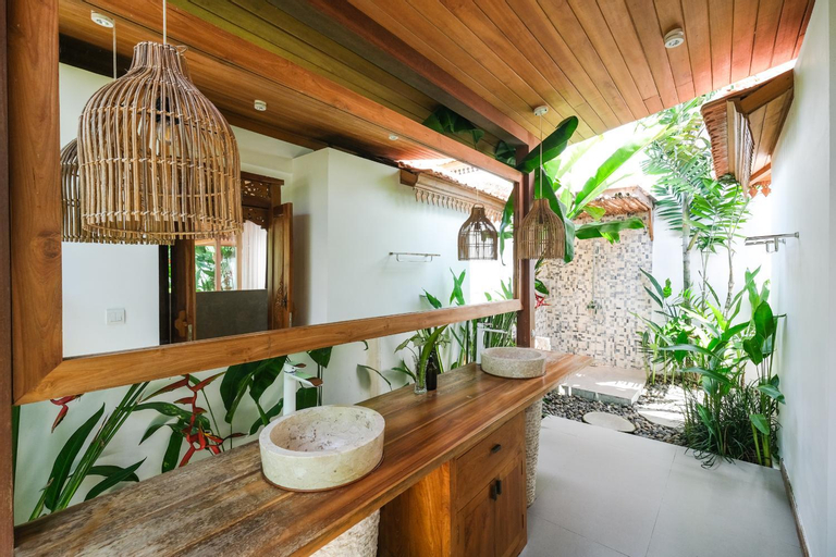 Bathroom 7