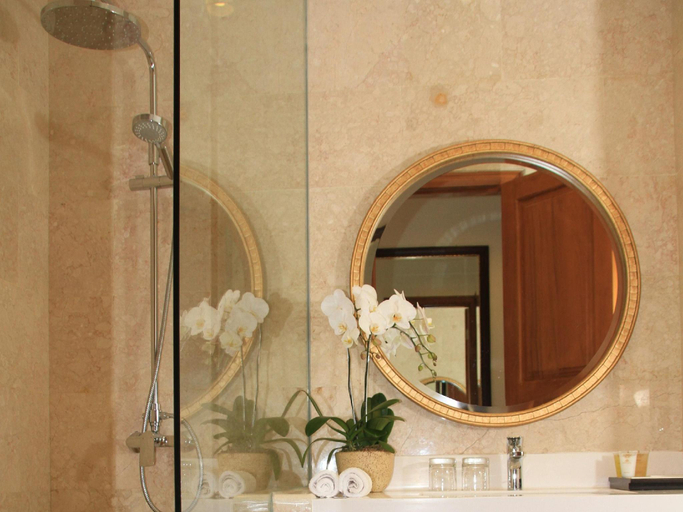 Bathroom 4