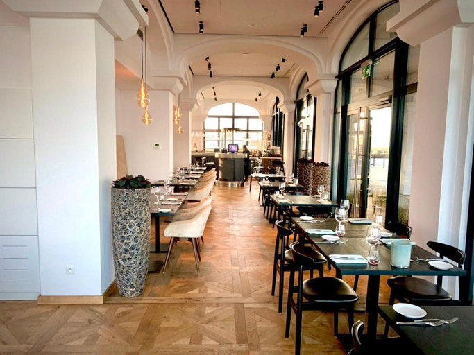 Food & Drinks 2, Apartamenty w Marina Royale