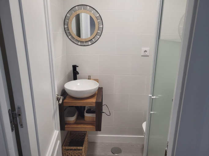 Others 5, APARTAMENTO DELUXE JACUZZI WHITE y JACUZZI BLACK, Cádiz
