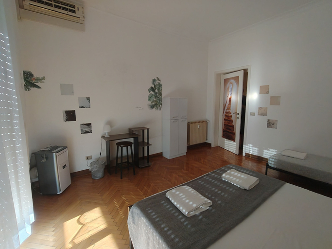 Others 5, Dock Bay Lodge Hostel, Trieste