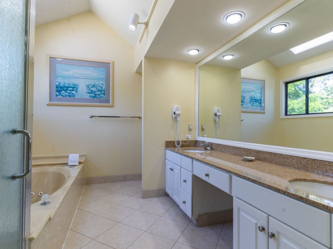 Bathroom 3, Spinnaker At Shipyard, Beaufort