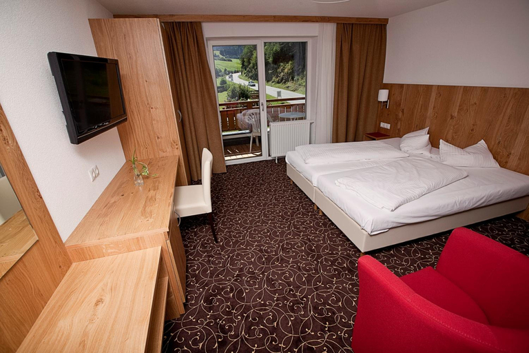 Bedroom 2, Adige-Radweg - Hotel Erika, Landeck