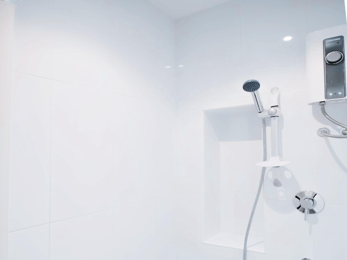 Bathroom 15