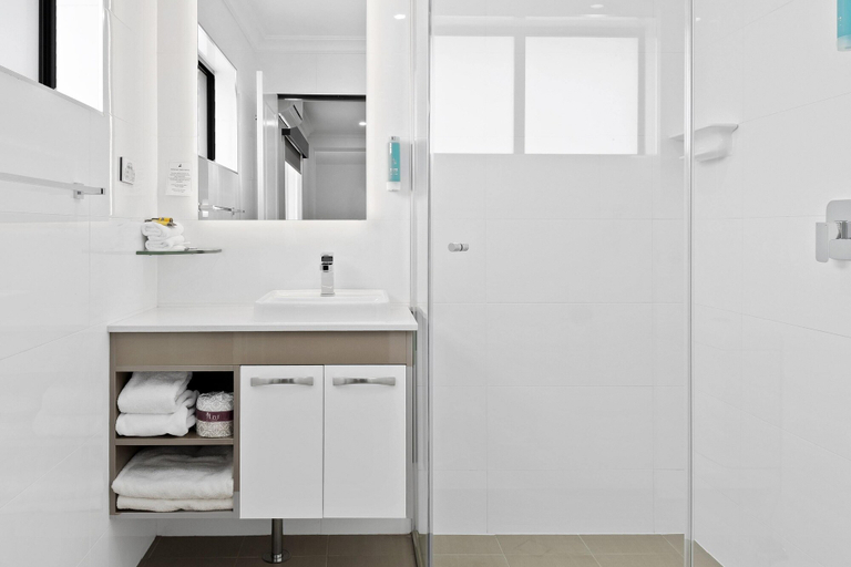 Bathroom 3, Bluegum Dubbo by Travellers, Dubbo - Pt A