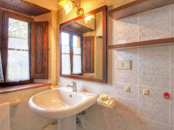 Bathroom 5, Sunny Apartment With Pool, Siena