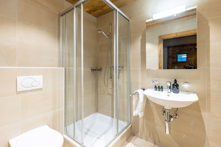 Others 5, Chalet Micheline, Martigny