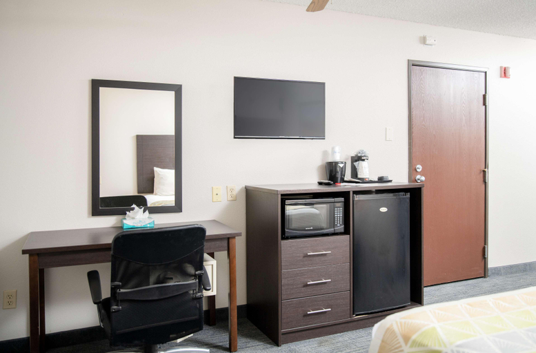Bedroom 28