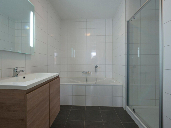 Bathroom 5, Apartment in Domburg Near the Beach, Veere