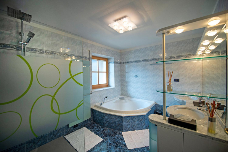 Bathroom 3, Chalet Aghel, Bolzano