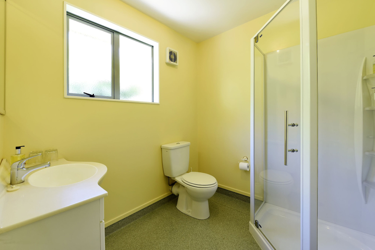 Bathroom 3, Abelia Motor Lodge, Nelson