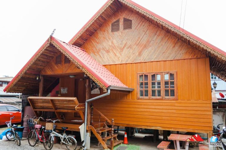 Exterior 3