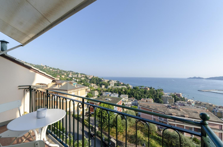 Exterior & Views 4, JOIVY Spectacular Sea View Apt for 5 with Terrace, Genova