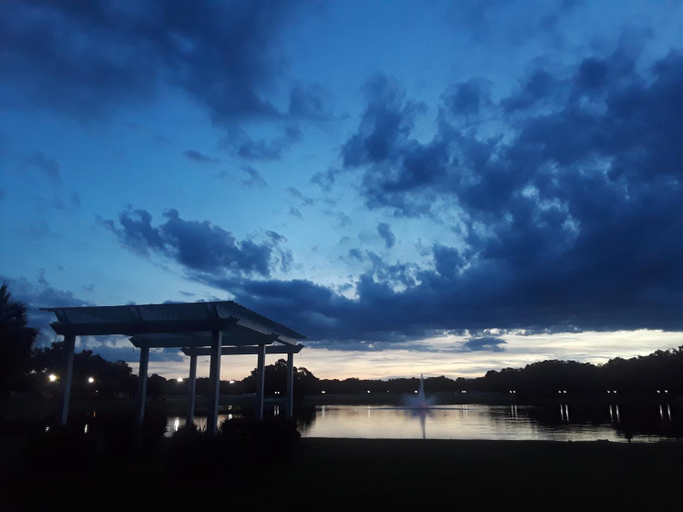 Others 2, The Grand Oaks Resort, Lake