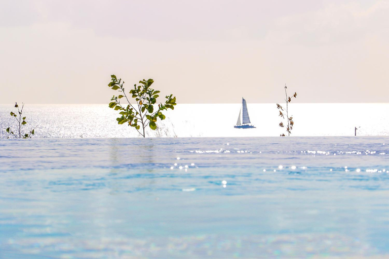 Others 3, Villa 5* avec piscine et vue mer exceptionnelle, Fort-de-France