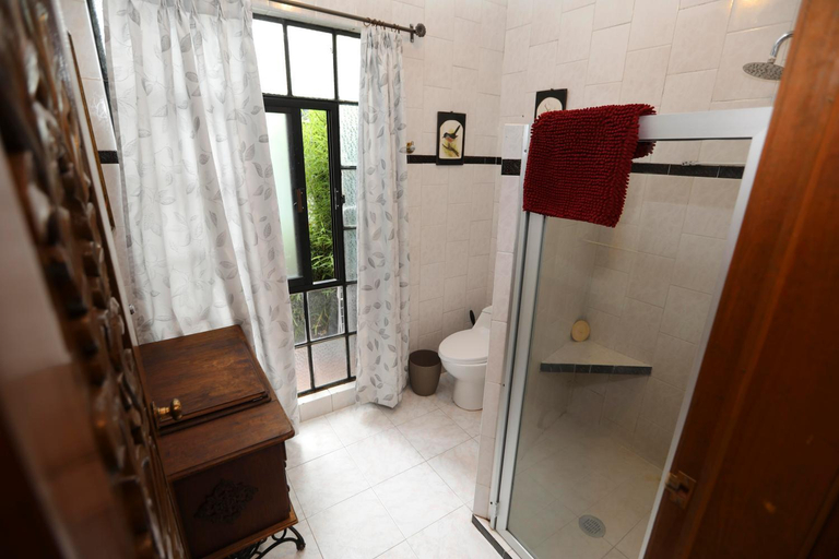 Bathroom, La Dona by Majikal B&B, San Jerónimo Tecuanipan