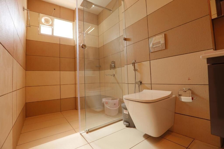 Bathroom 3, Hotel Blubell, Kozhikode
