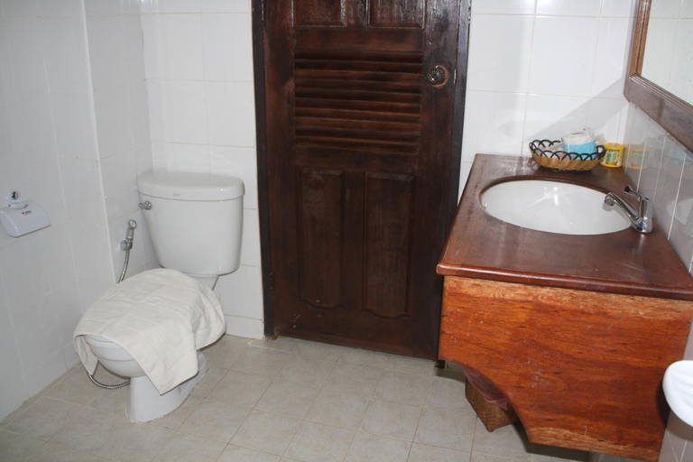 Bathroom, Sengahloune Villa, Khong