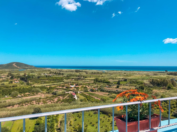 Others 4, panoramic ROOMS Fora e ' Muros with sea view common terrace , Ammentos Posada, Nuoro