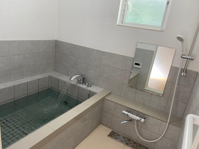 Bathroom 7